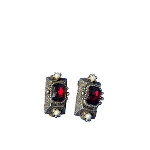 Vintage Square Red Rhinestone Clip On Earrings Goldtone Faux Pearls 0.75 inch